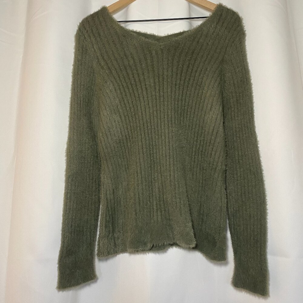 Love Ellie Mia Eyelash Back Detail Sweater Womens L Olive Fuzzy Boho V-Neck EUC